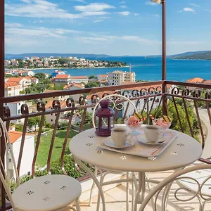 Apartment Loncar, Seget Vranjica