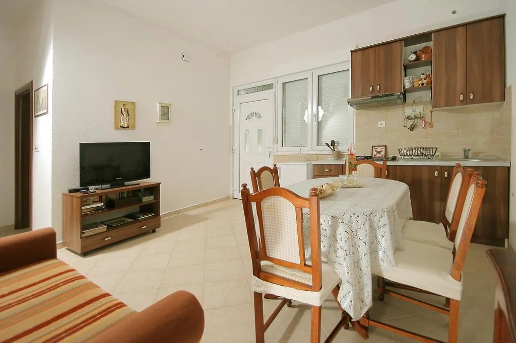 Apartments Parcela Seget Vranjica Guest house