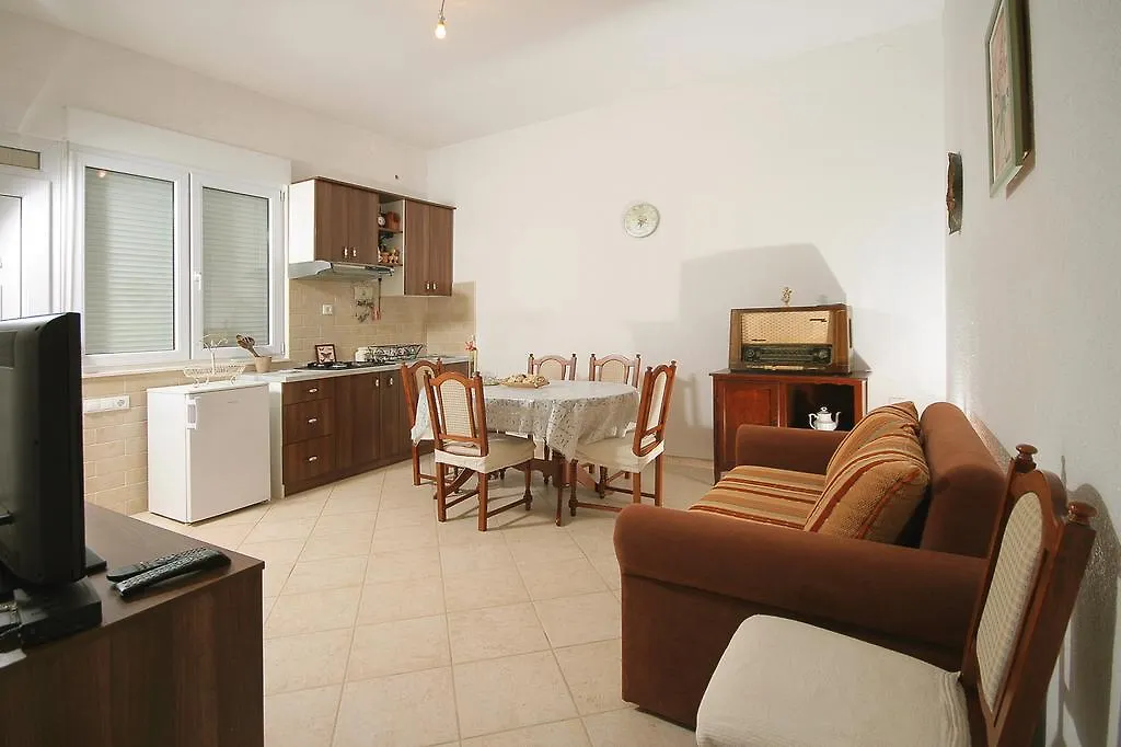 Apartments Parcela Seget Vranjica Guest house