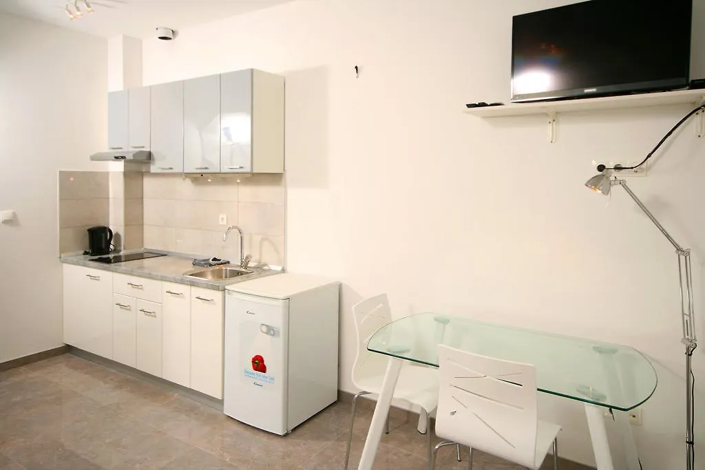 Guest house Apartments Parcela Seget Vranjica
