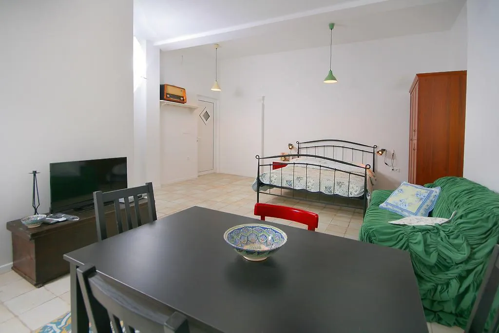 Guest house Apartments Parcela Seget Vranjica